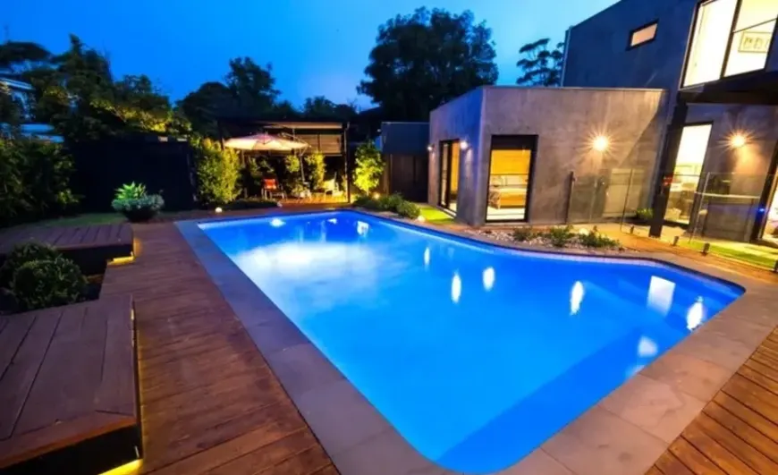 Top tips for building a pool